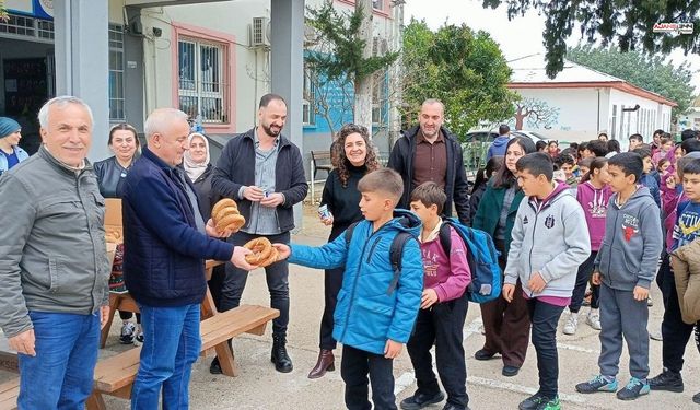 Şehit Aileleri ve Gaziler Derneği üyeleri Bucak İlkokulu'nda öğrencilerle buluştu