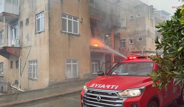 İkinci Katta Çıkan Yangın Paniğe Neden Oldu