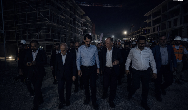 Depremin merkezinde 4:17 yürüyüşü; Bakan Kurum'da katılacak