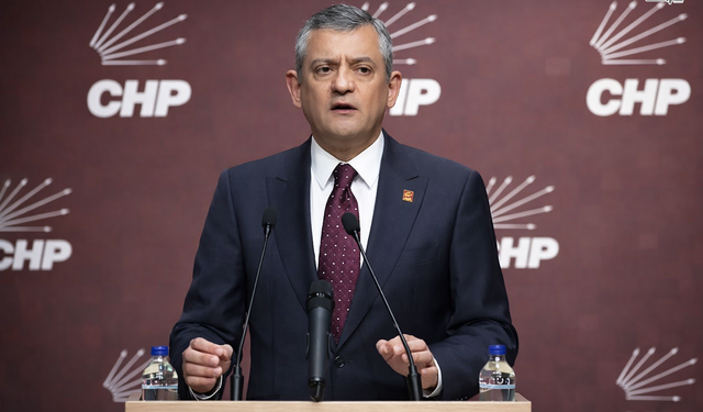 Özgür Özel’den Depremin Merkezinden  Mesaj: “Sorumluluk Almaya Geldik”