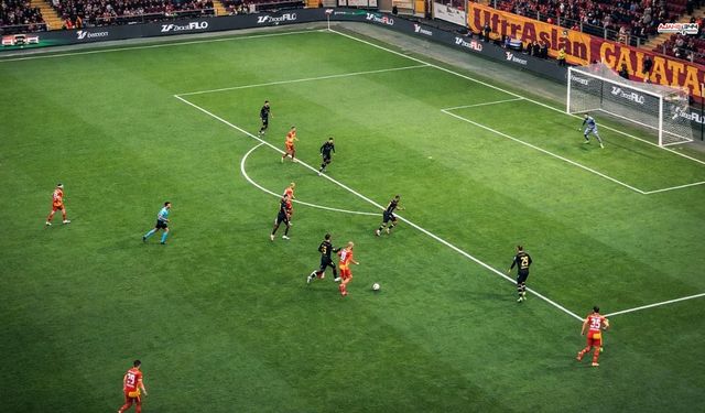 Galatasaray İlk Yarıyı 3 Golle Tamamladı