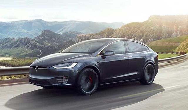 Tesla, 11 bin Model X aracını geri çağırıyor