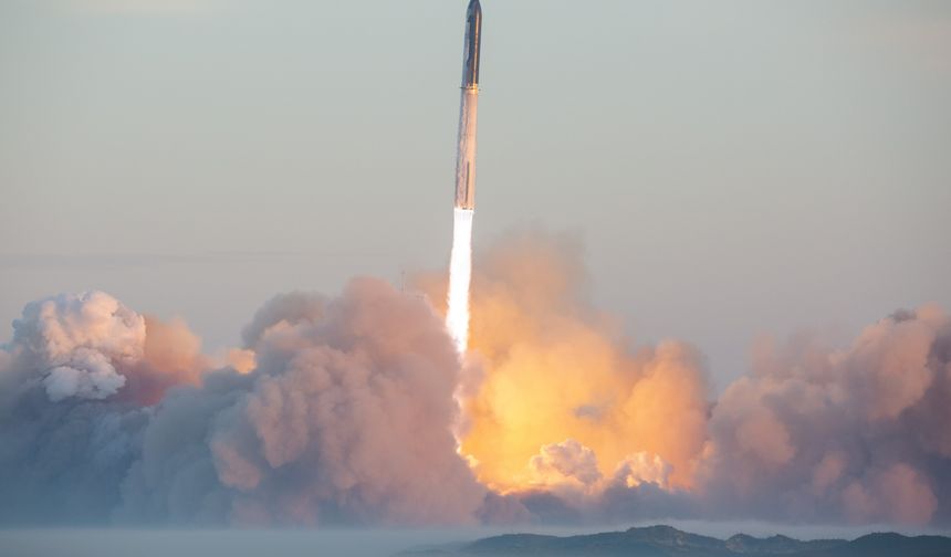 SpaceX’in Starship roketi kalkıştan 2,5 dakika sonra patladı