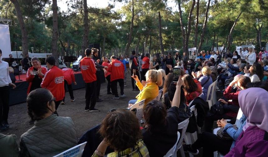 Engelli vatandaşlar konserle eğlendi