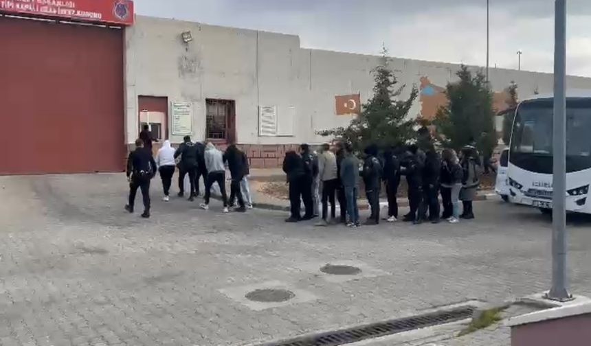 Çağrı merkezi kurup banka görevlisi gibi aradılar, 20 milyon liralık vurgun yaptılar