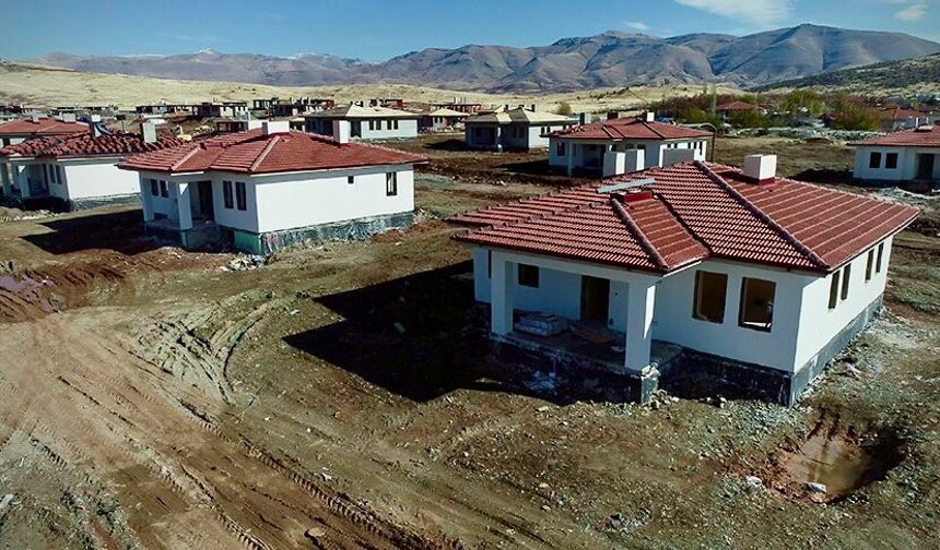 Doğanşehir’de köy evlerinin teslimine başlanıyor