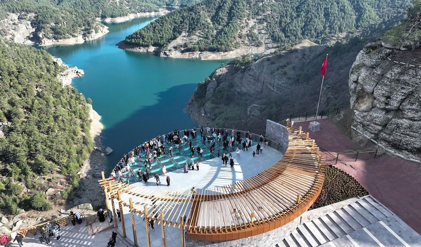 Kahramanmaraş'ta Ali Kayası Cam Teras'a ziyaretçi akını