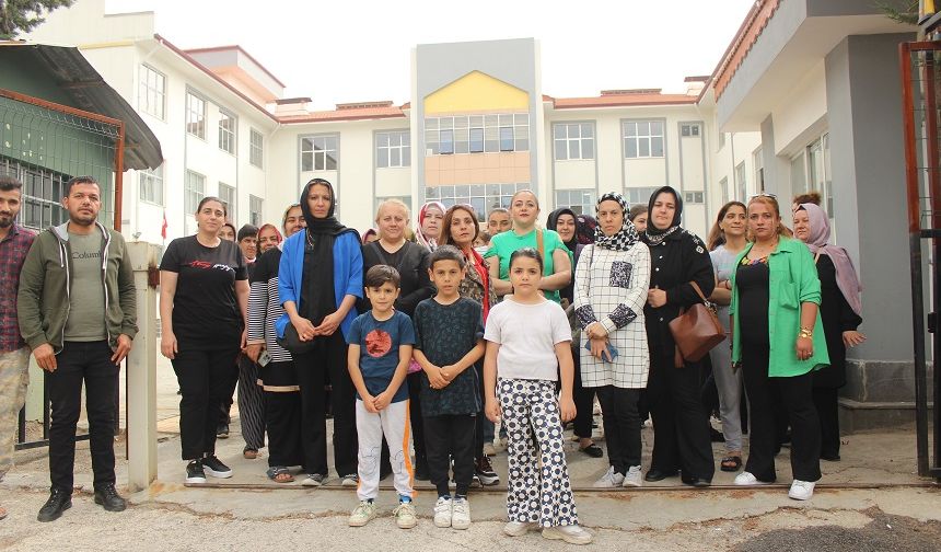 Kahramanmaraş'ta Veliler, Çocuklarının Okul Değişikliğine Tepkili