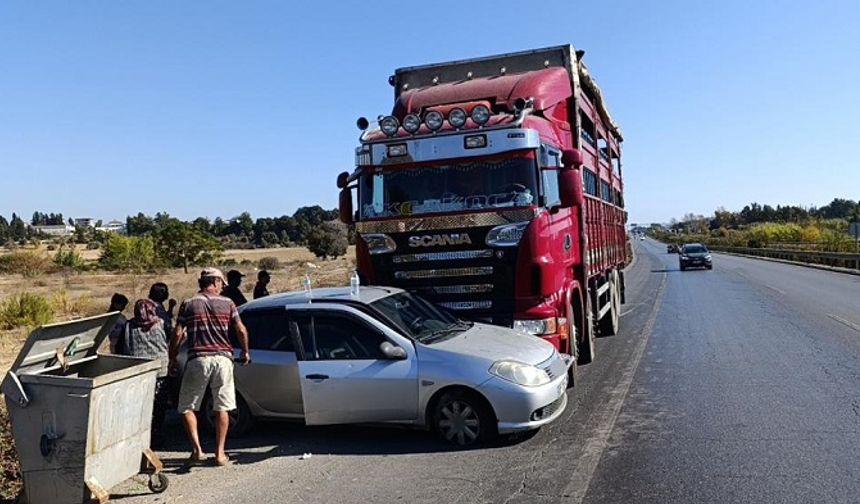 Kamyon Önüne Aldığı Otomobili 500 Metre Sürükledi