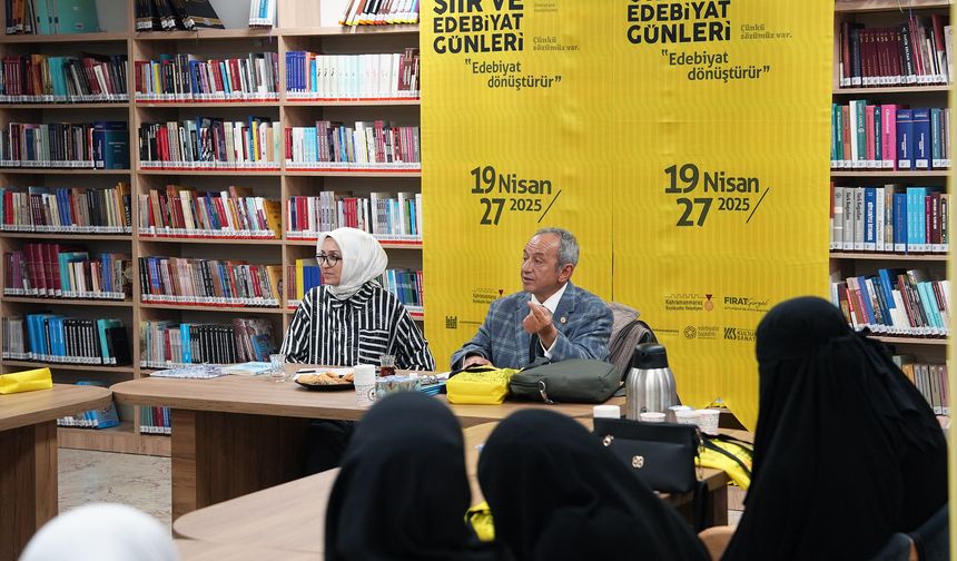 Sadık Yalsızuçanlar, Edebiyatseverlerle Buluştu: “Her Metin Bir Yolculuktur”