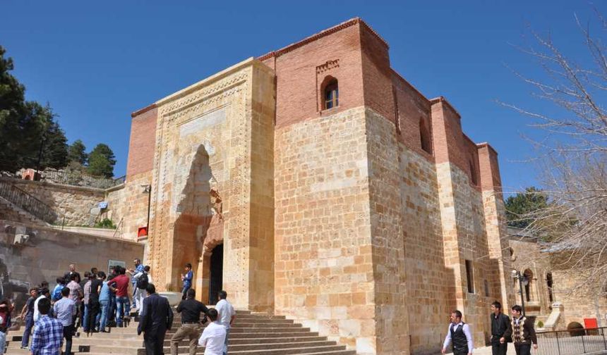 Eshabı Kehf Külliyesi: Kahramanmaraş’ta Tarih ve İnancın Buluştuğu Nokta