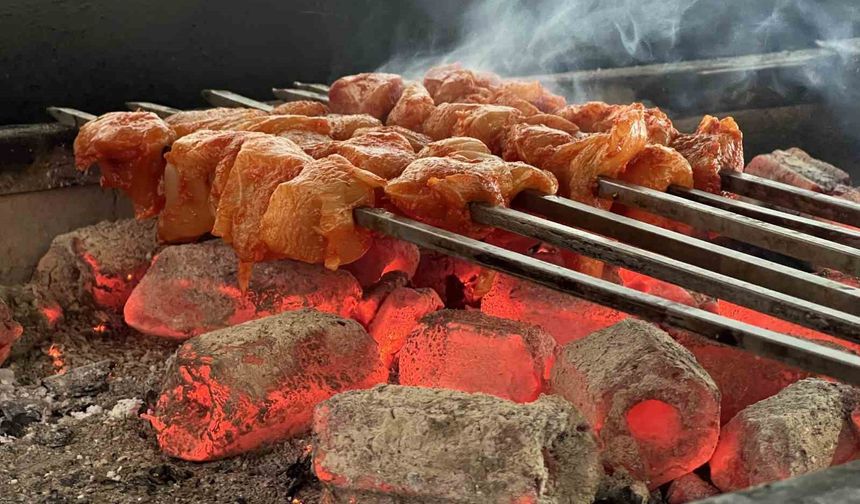 Uzmanı uyardı: Etleri kömür, sağlığınızı riske etmeyin