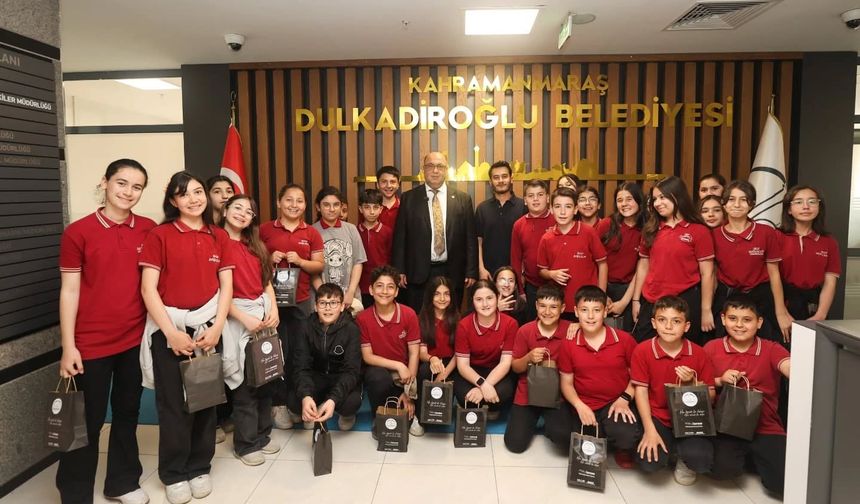 Öğrencilerden Dulkadiroğlu Belediye Başkanına Anlamlı Ziyaret
