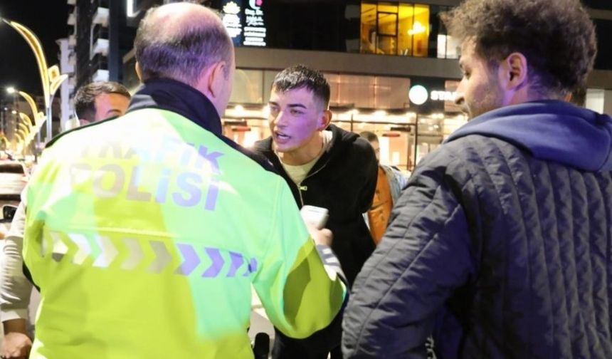 “Dişim Ağrıyor” Dedi, Polis Aracına Saldırdı