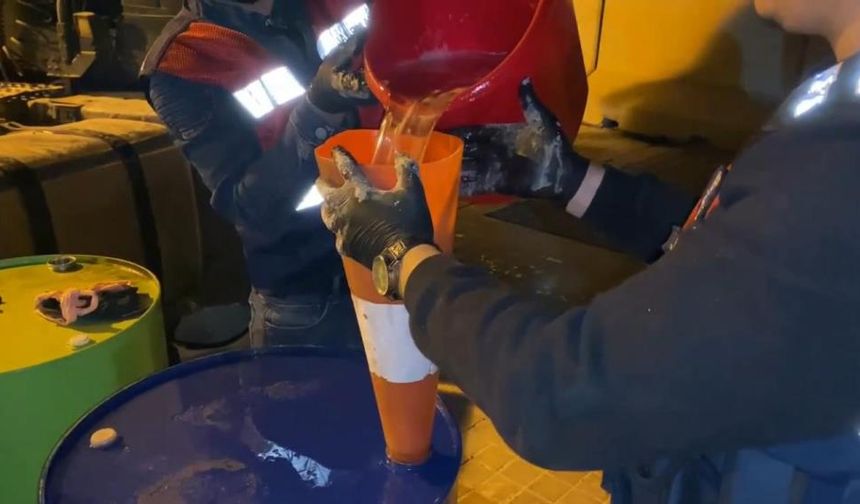 Tırın Akaryakıt Deposunda 680 Litre Sıvı Metamfetamin Ele Geçirildi