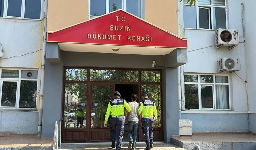 Otoyol kenarındaki çit direkleri çalan 2 kişi tutuklandı