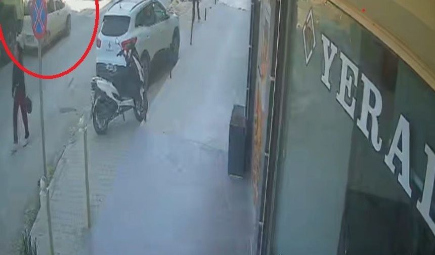 Otomobili oyuncak araba gibi önünde sürükledi, arkasına bakmadan gitti