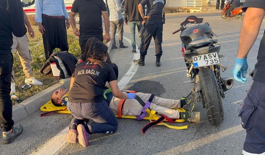 Motosiklet Kazası: Sürücü Yaralandı, Kamyonet Kaçtı