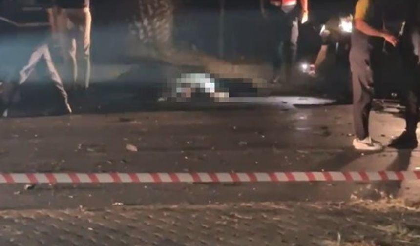 Servis Aracı ile Otomobil Çarpıştı: 2 Ölü, 6 Yaralı