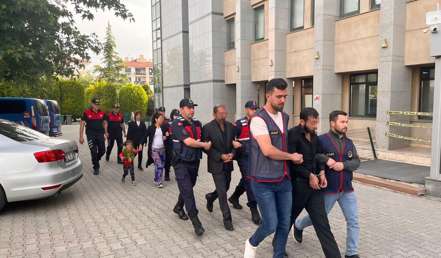Hırsızlık Yapan Aile, 600 Bin Liralık Son İşlerinde Yakalandı
