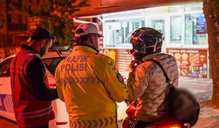 Asayiş Ve Trafik Uygulaması: 14 Sürücüye Ceza