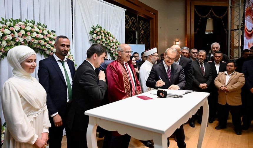 1,5 milyon çift evlenmeyi bekliyor