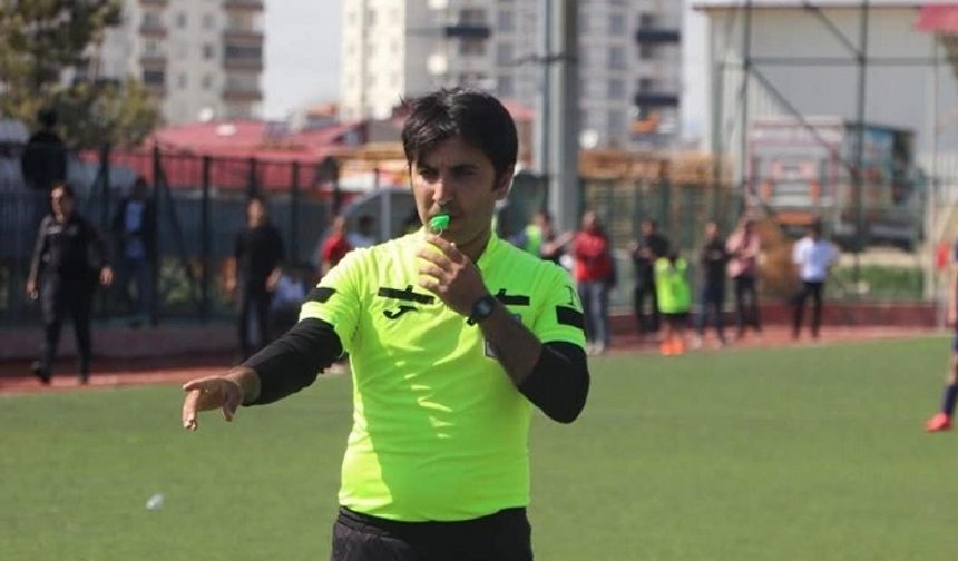 Liseler Arası Maçta Hakeme Saldırı! Spor Camiası Tepkili