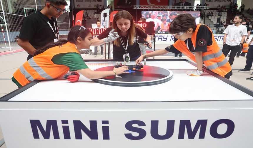 Depremzede Öğrenciler Robot Yarışmasında Buluştu