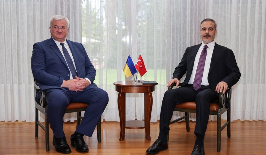Bakan Fidan, Ukraynalı Bakan Sibiha ile Antalya’da Görüştü