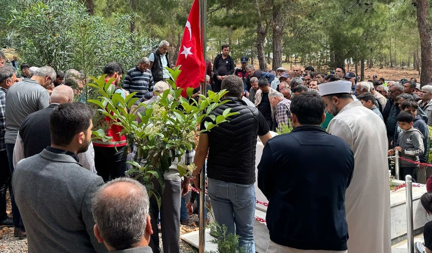Gara Şehidinin Vefat Eden Annesi,