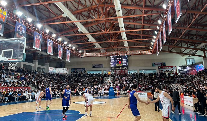 İstiklal basketbol İlk Yarı Maç Sonucu: 46-32
