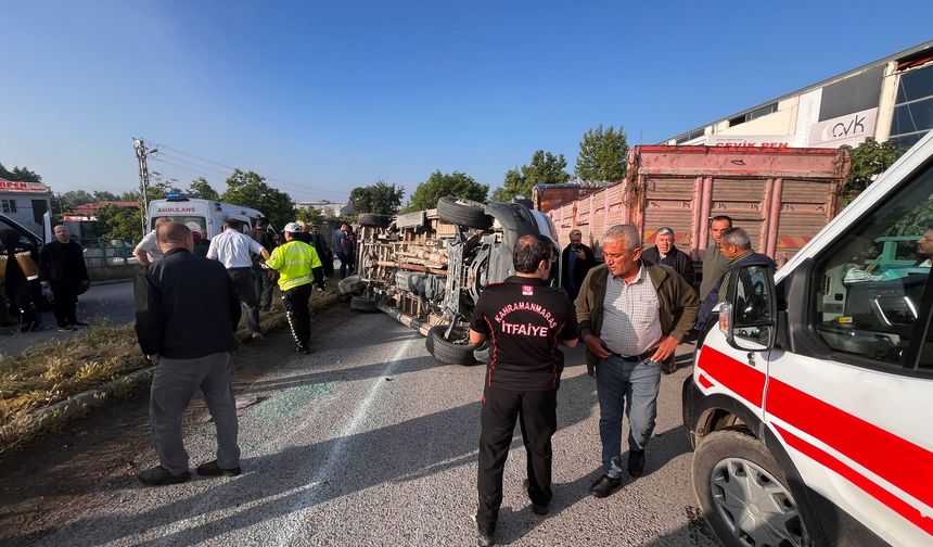 Kahramanmaraş’ta Servis Minibüsü ile Otomobil Çarpıştı: 12 Yaralı