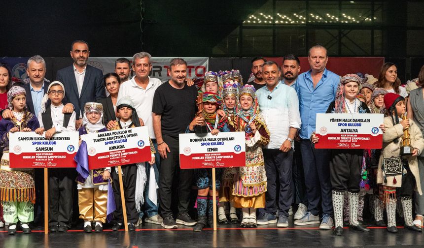 Minikler Türkiye Halk Oyunları Şampiyonası Coşkuyla Sona Erdi