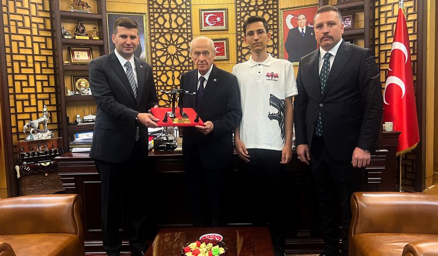 ABD Yolundaki ‘TÜRKHAN’ MHP Lideri Bahçeli’ye Hediye Edildi
