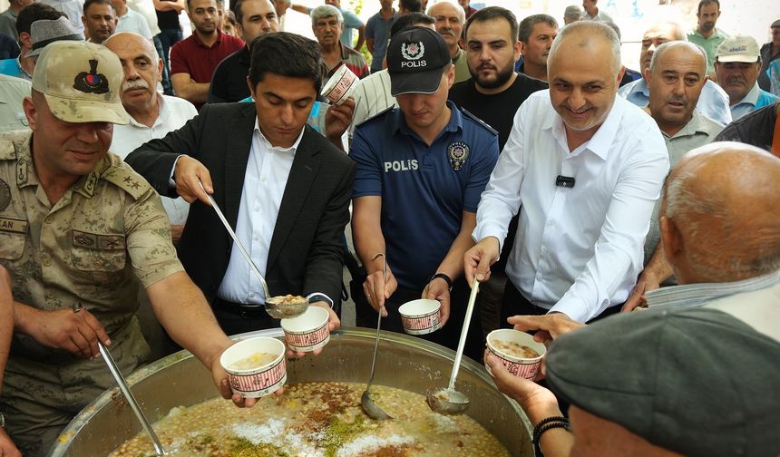 Andırın’da Aşure Coşkusu Kışla Bahçesi’nde Buluştu