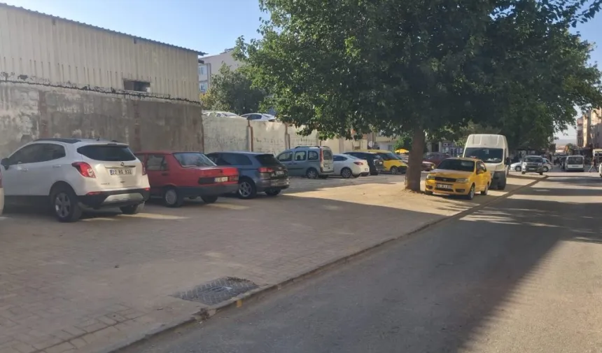 Kaldırımlar otoparka dönüştü!