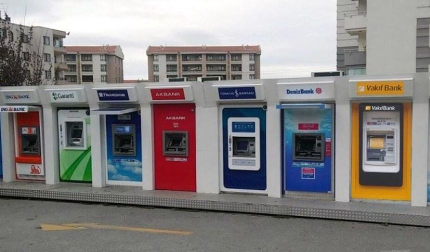 ATM'lerden para çekerken dikkat: Bu yaşanırsa hemen yardım isteyin