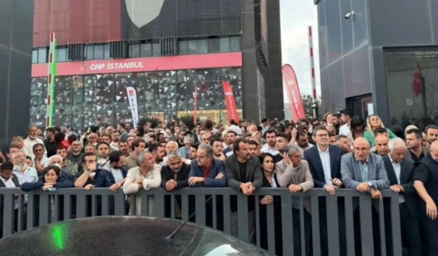 CHP İstanbul İl Başkanlığı binası kapatıldı