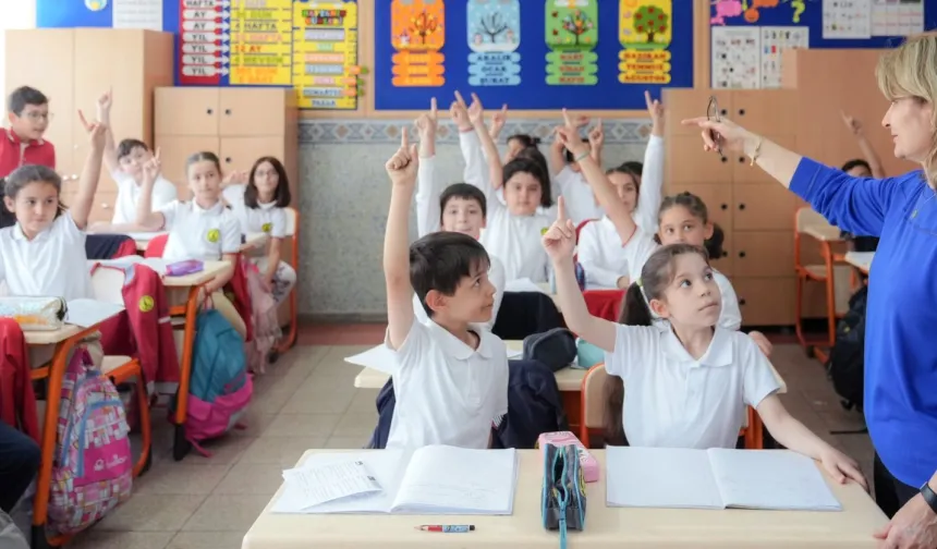 Örgün eğitimde öğrenci sayısı 17,9 milyona ulaştı, derslik yoğunluğu azaldı