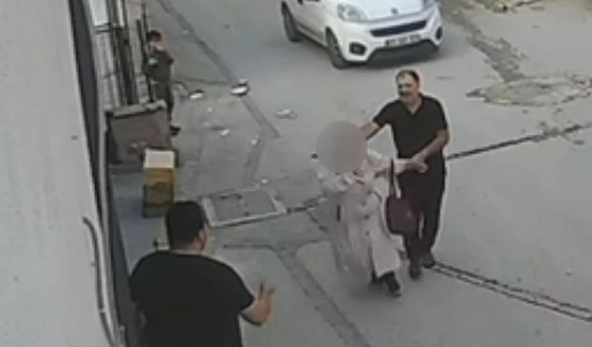 Kahramanmaraş'ta Ağabeyinden Dayak Yiyen Kadını Esnaf Kurtardı