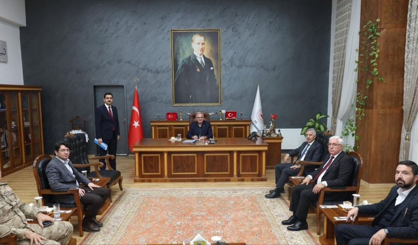 Kahramanmaraş’ta Karaloğlu ve Ünlüer’den Pazarcık’a Destek Ziyareti