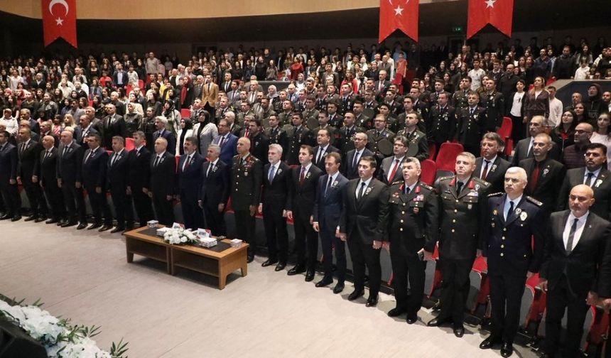 Kahramanmaraş Valisi Ünlüer, 10 Kasım Programında Öğrencilerle Buluştu