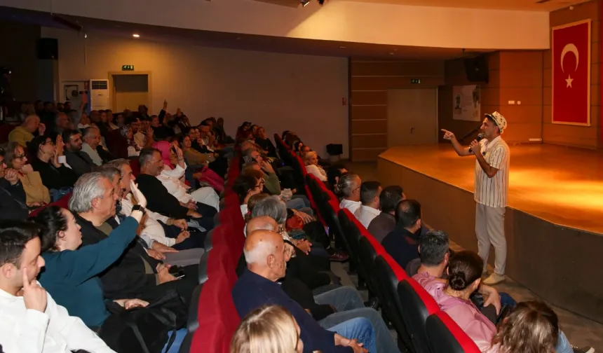 Öğretmenlere 'Çiğli Komedi Akşamları' neşeli gece yaşattı