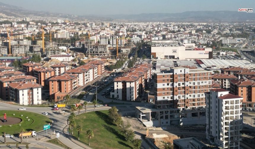Kahramanmaraş'ta Ebrar Sitesi çevresinde ticari hayat yeniden canlanıyor