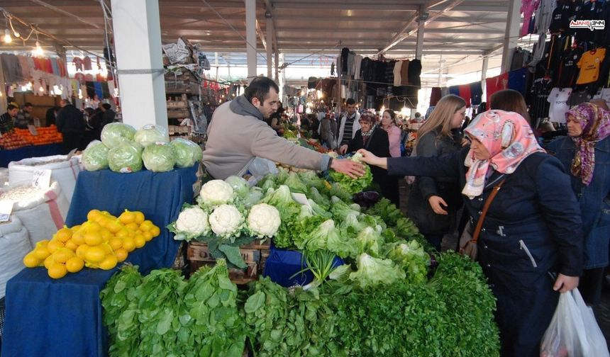 Emeklilere 10 Bin TL Pazar Desteği! Başvurular 10 Ocak'ta Sona Erecek
