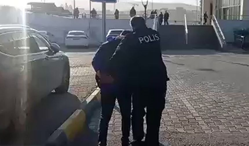 Ev Vaadiyle Dolandırdı, Tutuklandı