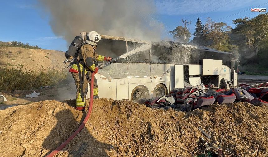 Hatay’da Otobüs Alev Alev Yandı