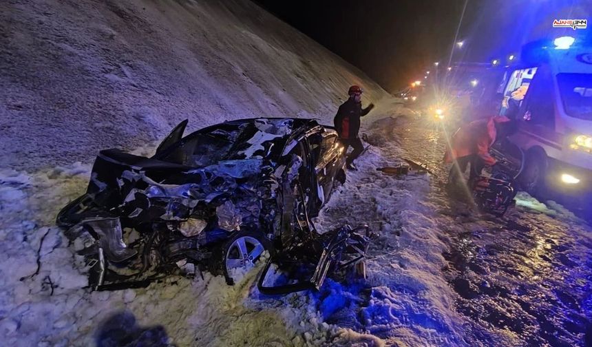 Yoğun yağışta kontrolünü kaybeden araç şarampole yuvarlandı