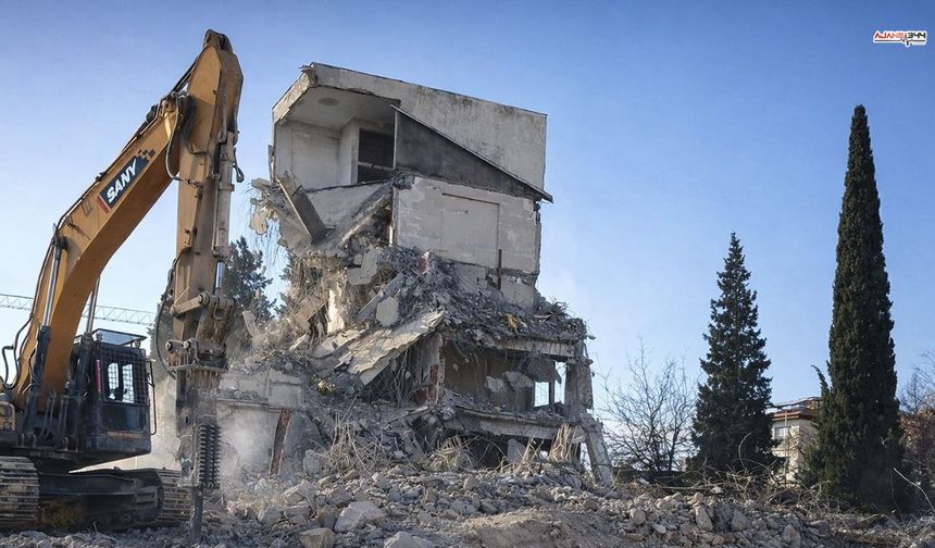 5 Nisan İlköğretim Okulu'nun yıkımı tamamlandı