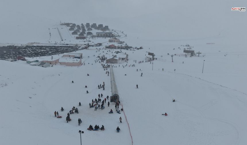 Yedikuyular’da hafta sonu yoğunluğu: Binlerce kişi akın etti